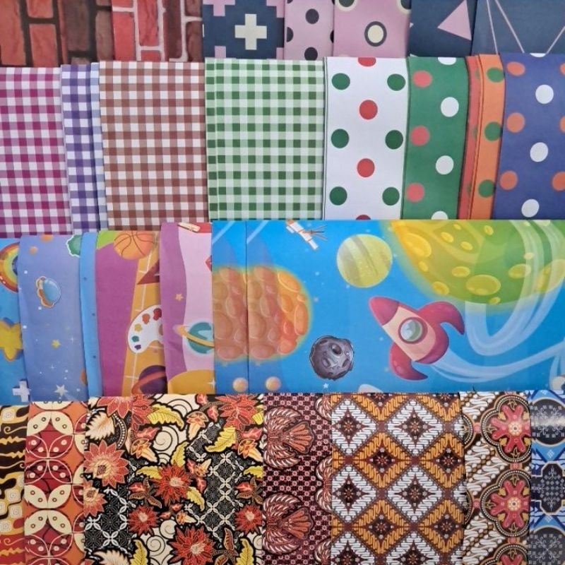 

Kertas Kado Bermotif