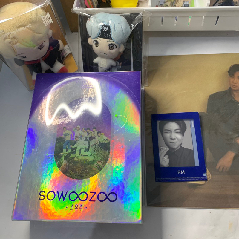 

OFFICIAL MERCH TinyTAN WEVERSE Plush Sitting Magnet Jimin Badge Suga Outbox Sowoozoo Bluray Photobook