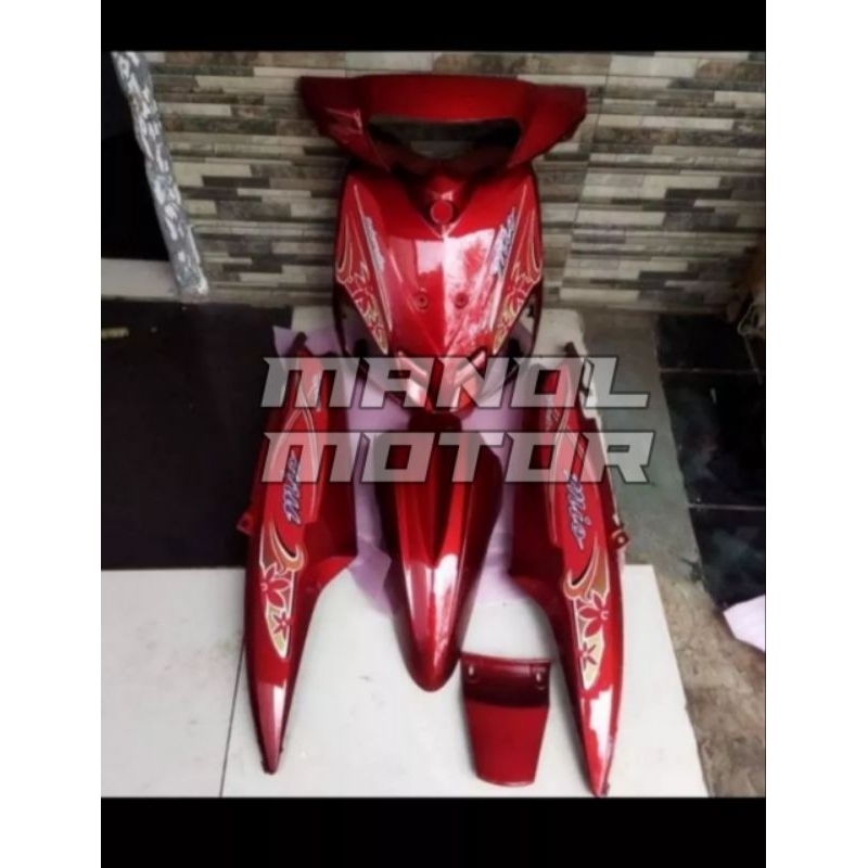 Body Mio sporty thun2004 merah maron motiv bunga dek body halus Mio sporty Mio lama