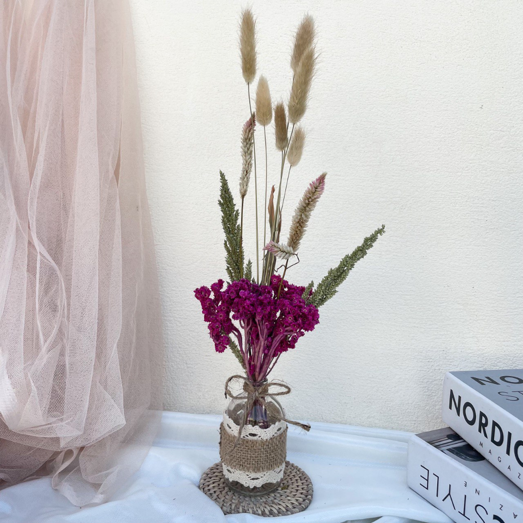 Reena set | satu set bunga dan vas | bunga kering | dried flower | vas bunga | vas kaca | vas kayu |
