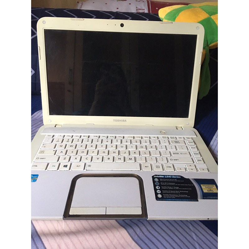 Laptop toshiba L840 satellite core i5 second (baca deskripsi)
