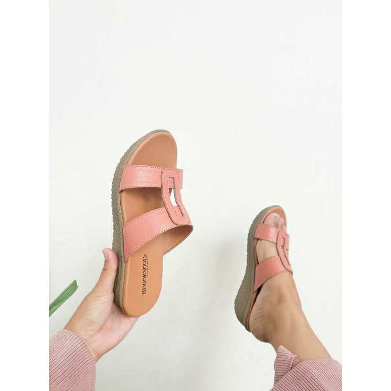 Sandal Wanita Kulit Bhonkshors Wedges Chlloe