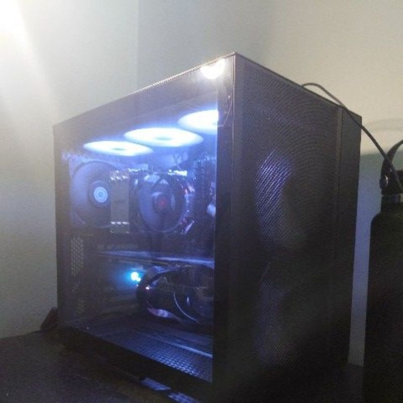 Lian Li O11 Dynamic Mini Gigabyte B550m Aorus Pro-P EVGA 850 GQ 80Plus Gold PSU