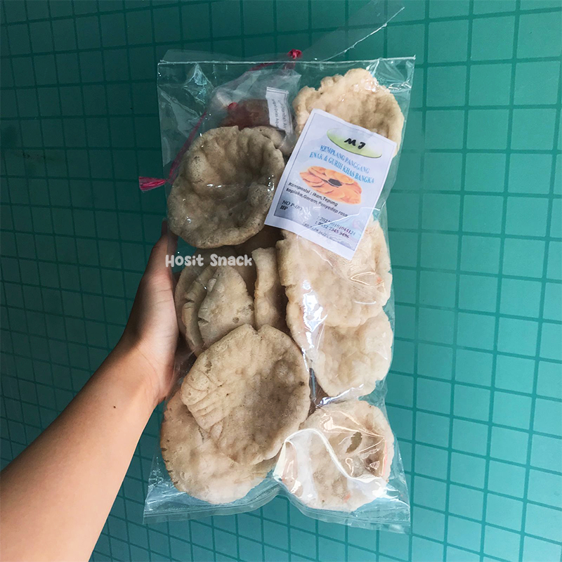 

Kemplang Bangka Cap MJ / Kemplang Pasir Bangka Tanpa Minyak / Kerupuk Krupuk Pasir Asli Bangka Sambal Terasi / Belacan Halal