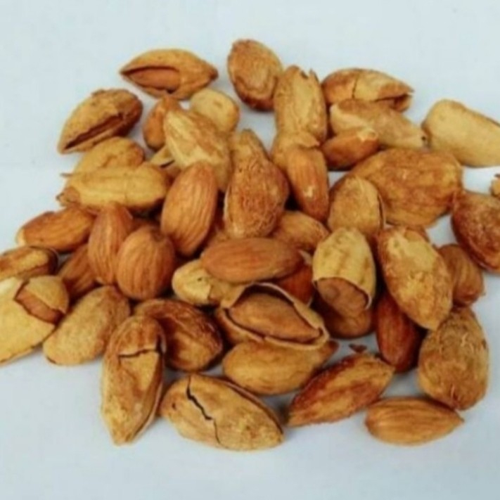 

Kacang Almond Kulit Rasa Buter Susu 500 Gram