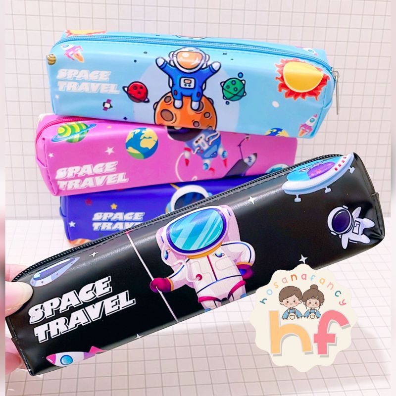 

Tempat Pensil Resleting Astronot --SP80
