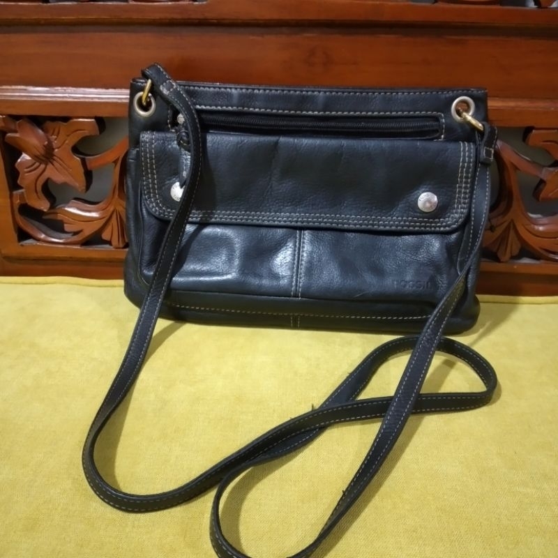 tas sling fossil hitam preloved