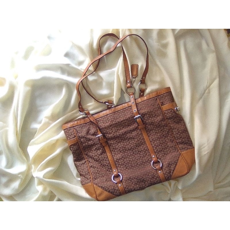 Tas Preloved Coach Monogram Tote Bag