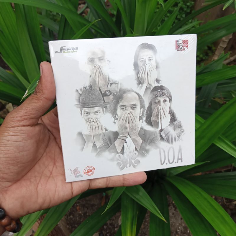 CD SLANK - D.O.A ALBUM KOMPILASI SLANK / ALBUM SLANK RELIGI