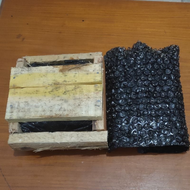 

Bubble wrap+Paking kayu paket kecil