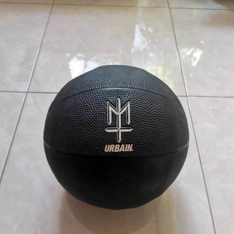 Maternal Disaster x Urbain - Ballin - Bola Basket
