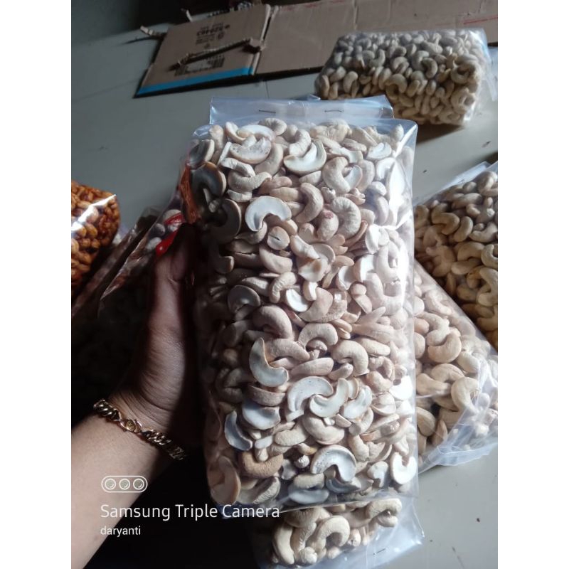 

kacang mete belah dua