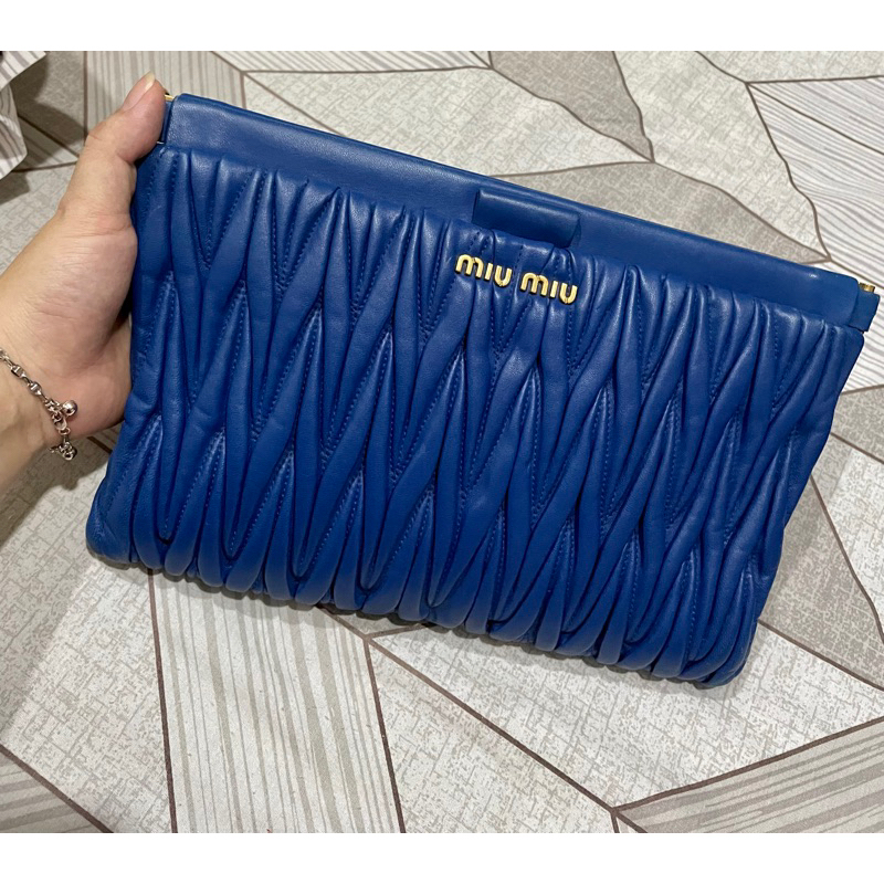 Preloved Clutch Miumiu (89%)