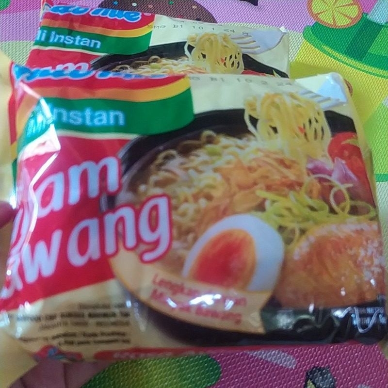 

indomie ayam bawang
