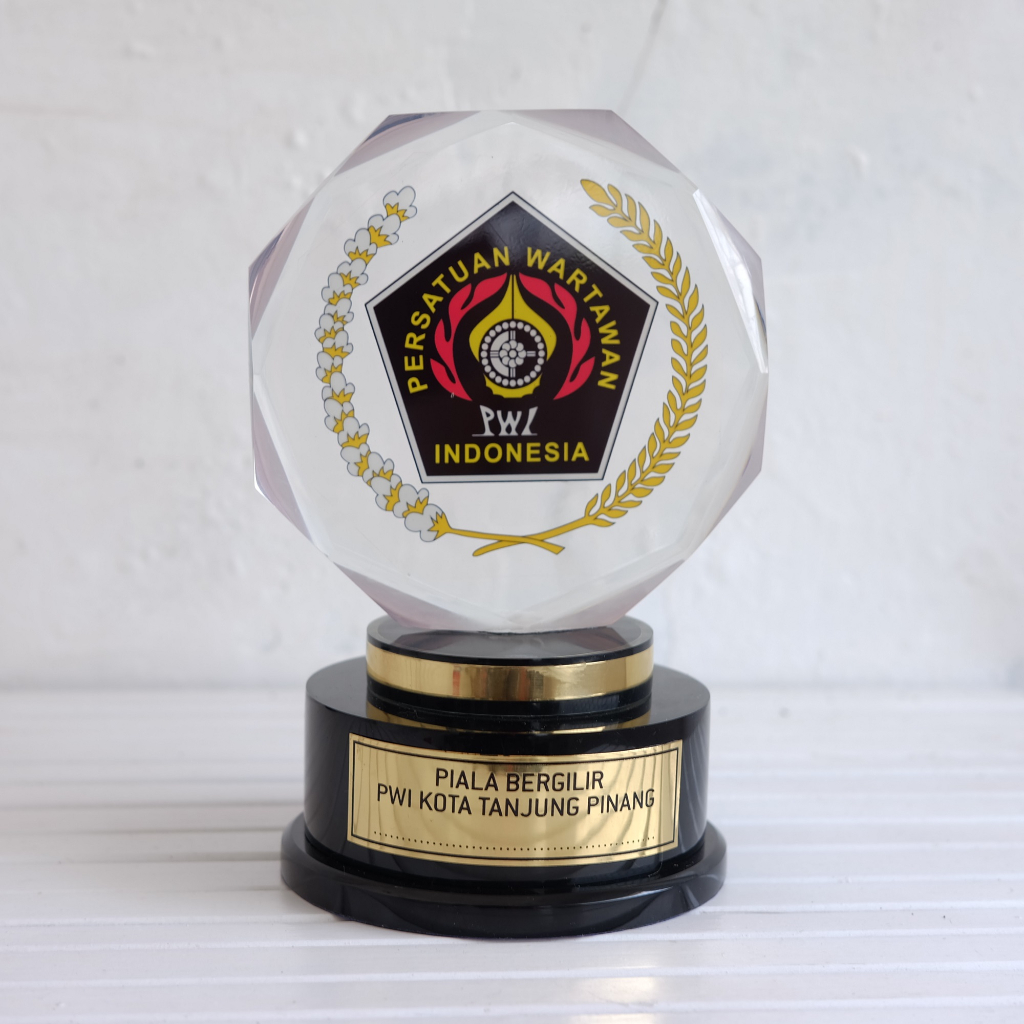 WEDDING TROPHY BERGILIR | PIALA BERGILIR NIKAHAN | KADO NIKAHAN