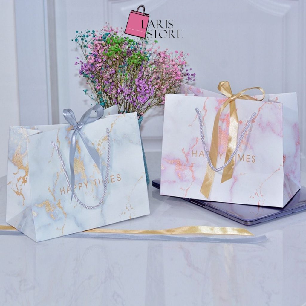 

PREMIUM PAPERBAG MARBLE ABU DAN UNGU FREE PITA MEWAH / TAS KADO WEDDING / KANTONG TENTENG UNTUK HADIAH / KANTONG HAMPERS / GOODIEBAG / TAS KARTON TEBAL