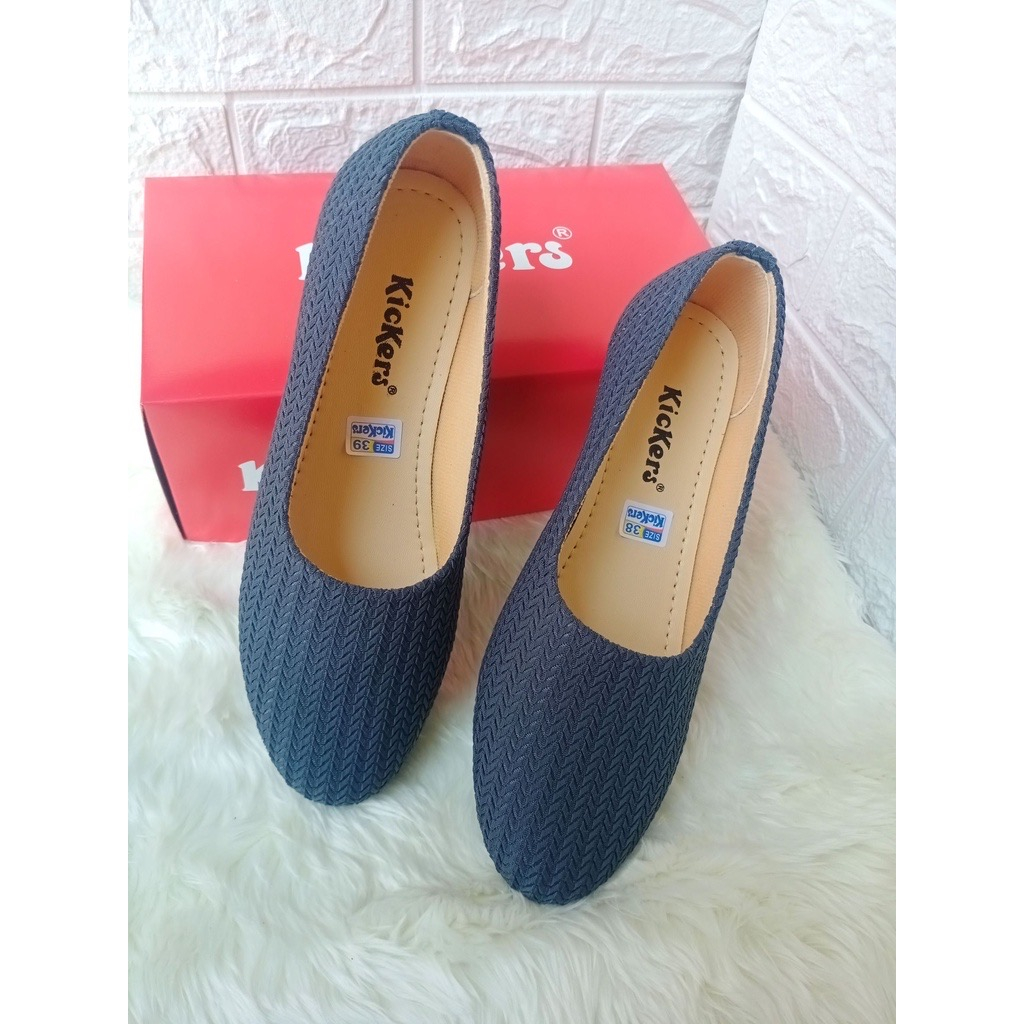 Flatshoes Wanita Rajut Kickers Abu