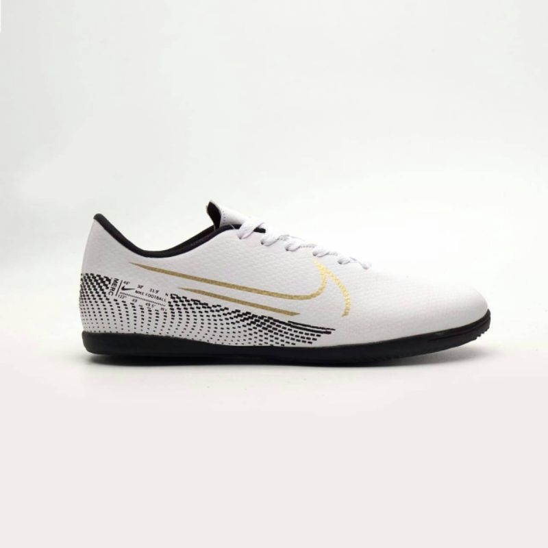 Sepatu Futsal Dewasa Sepatu Ukuran Jumbo