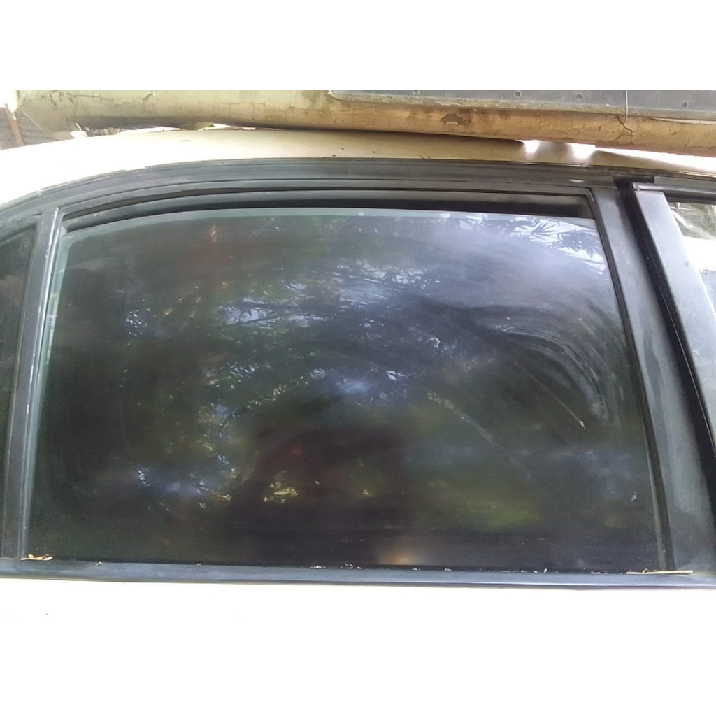 Kaca pintu belakang kanan kiri Corona Absolute