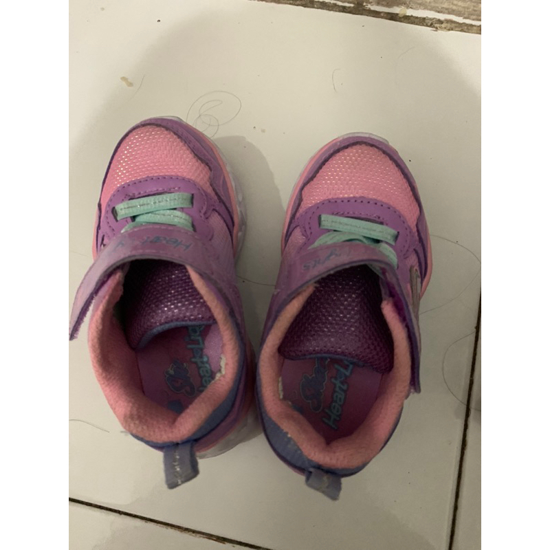 PRELOVED skechers girl LIGHT