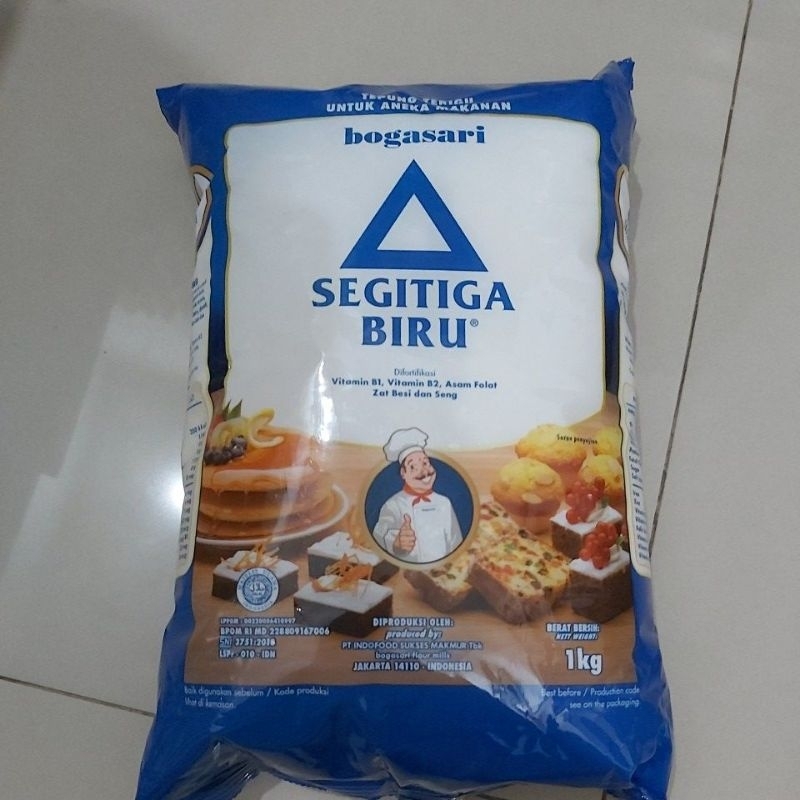 

Tepung terigu Segitiga Biru premium 1 kg