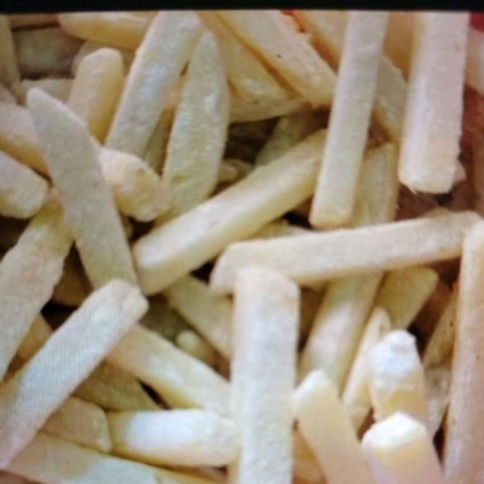 

frozen kentang goreng (french fries)