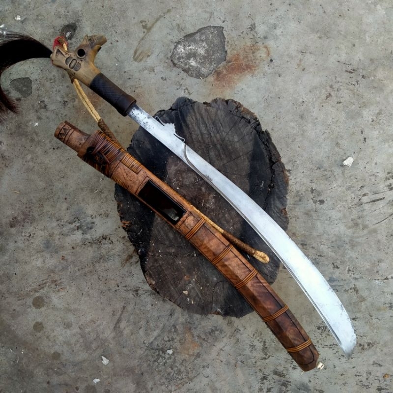 Mandau/langgei/tinggang/Dayak/iban