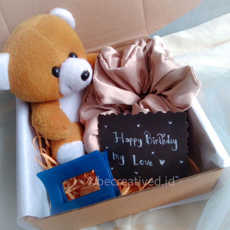 

Hampers Boneka Schruncie Jedai/Jepit Rambut Kado Ulangtahun Kado Anniversary Kado Unik Keren