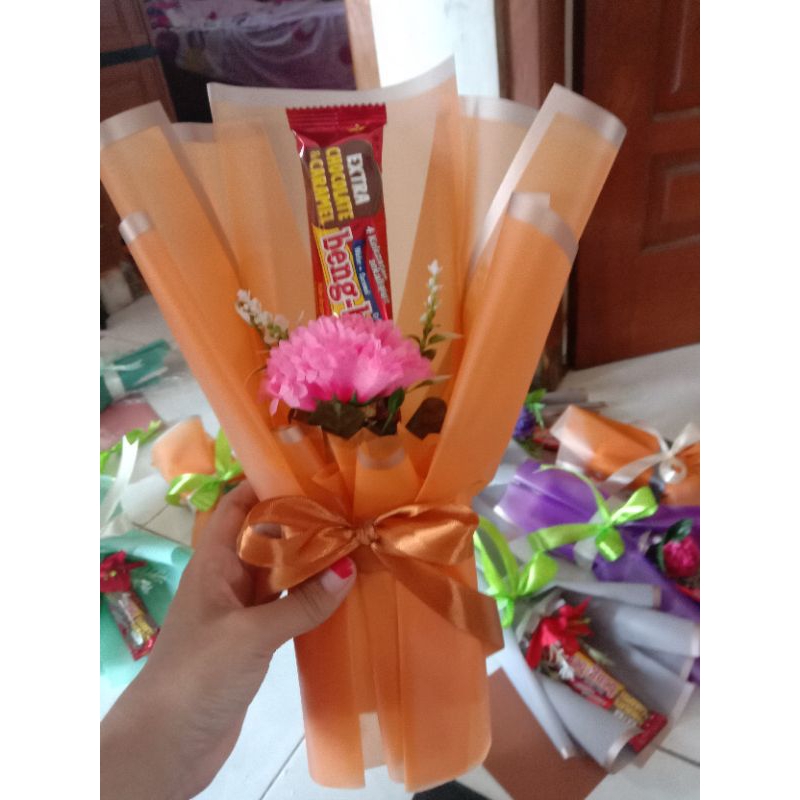 Buket Mini Bunga dan Jajan