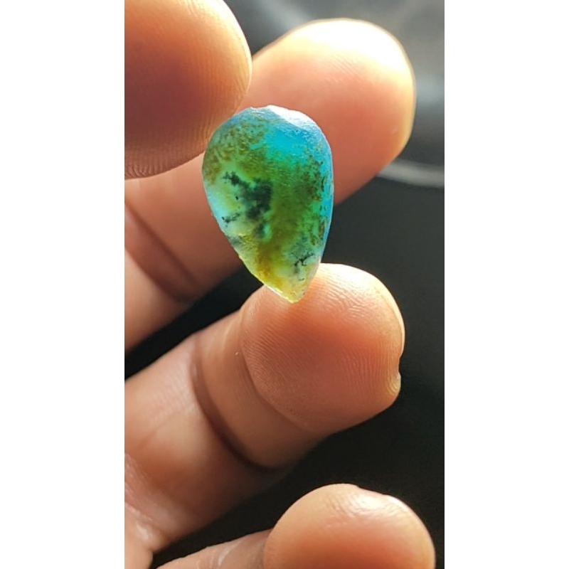 Bacan doko coklat kristal giwang