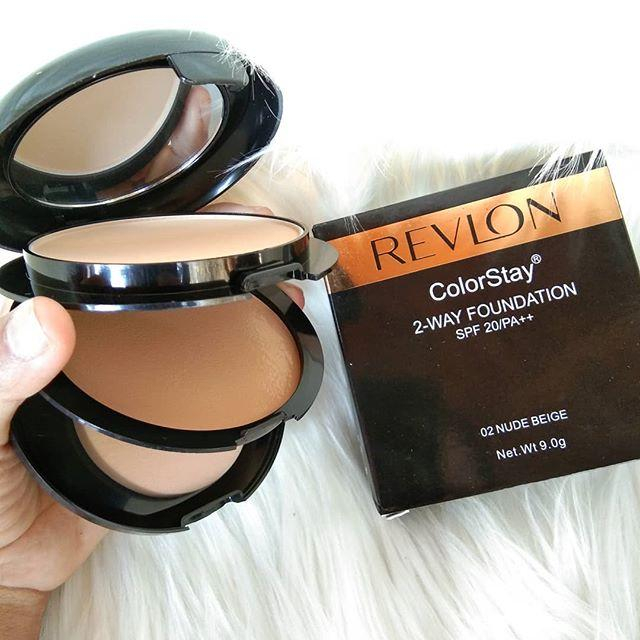 Revlon Bedak Padat Foundation Bedak 2in1 Mencerahkan / Meratakan Warna Kulit & Menutupi Noda Hitam D