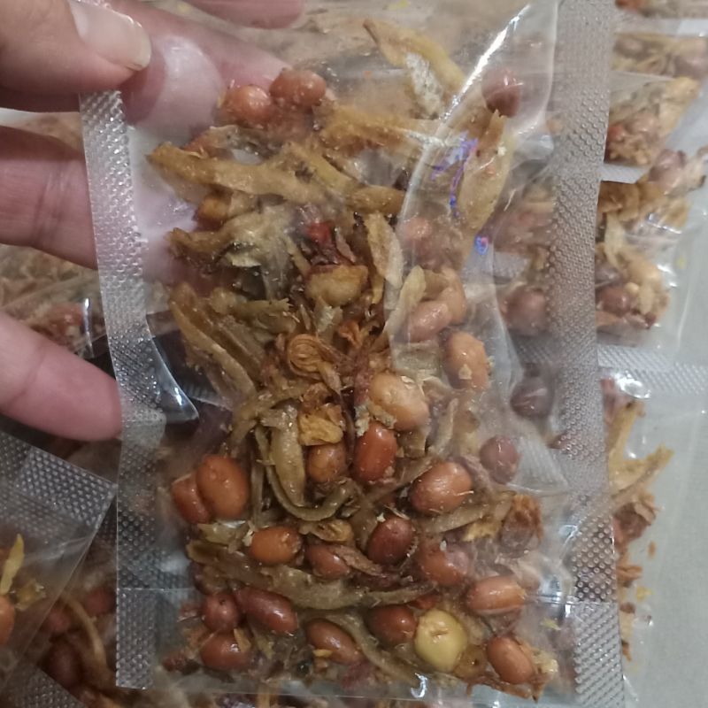 

Cemilan Kering Teri Kacang Asin Pedas Original Home Made