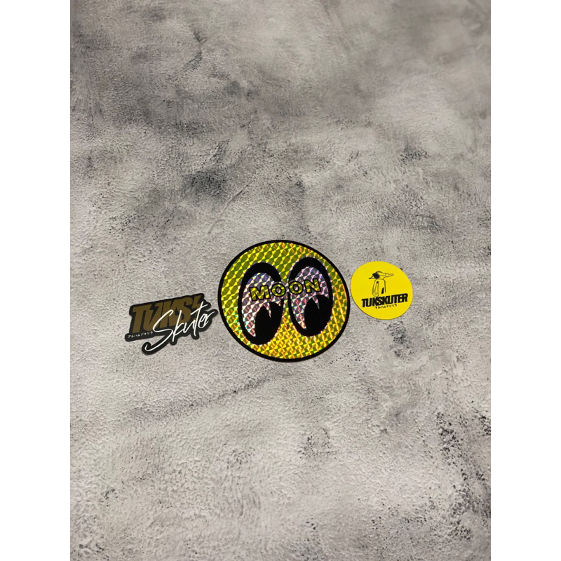 

Mooneyes Prismoon Hologram Sticker Original
