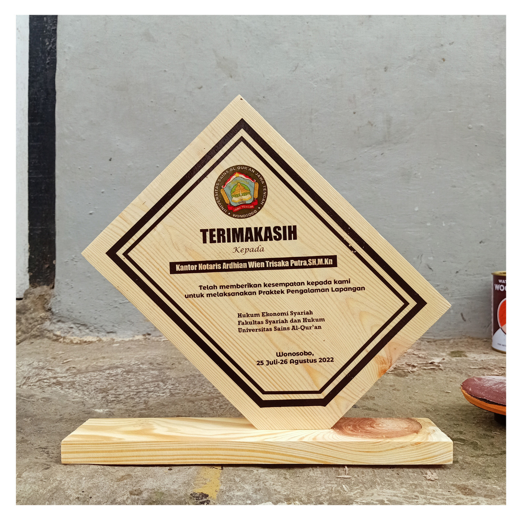 Hadiah kenang kenangan untuk wisuda / hadiah kenang kenangan pelatihan