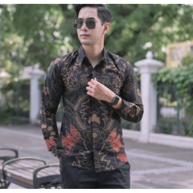 ATASAN BAJU KEMEJA BATIK HITAM PRIA SLIMFIT LENGAN PANJANG LAPIS FURING MASA KINI REMAJA PRIA KONDAN