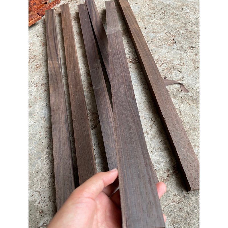Bahan lantai kayu mentahan , kayu sonokeling full galih lepas putih ukuran 4 x 3 x 90 cm