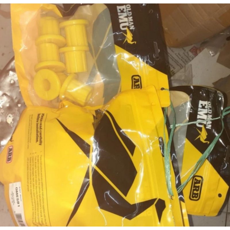 BUSHING PER DAUN HARDTOP FJ40 BJ40 MERK OLD MAN EMU OME