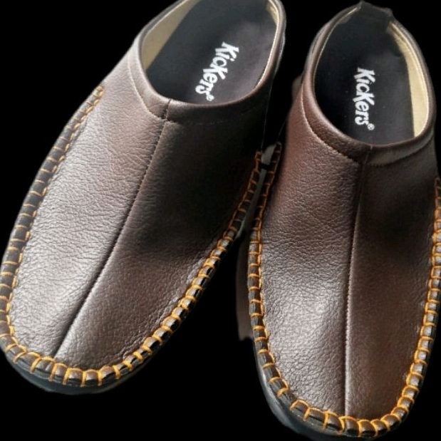 sepatu slop rajut pria merk "kickers"