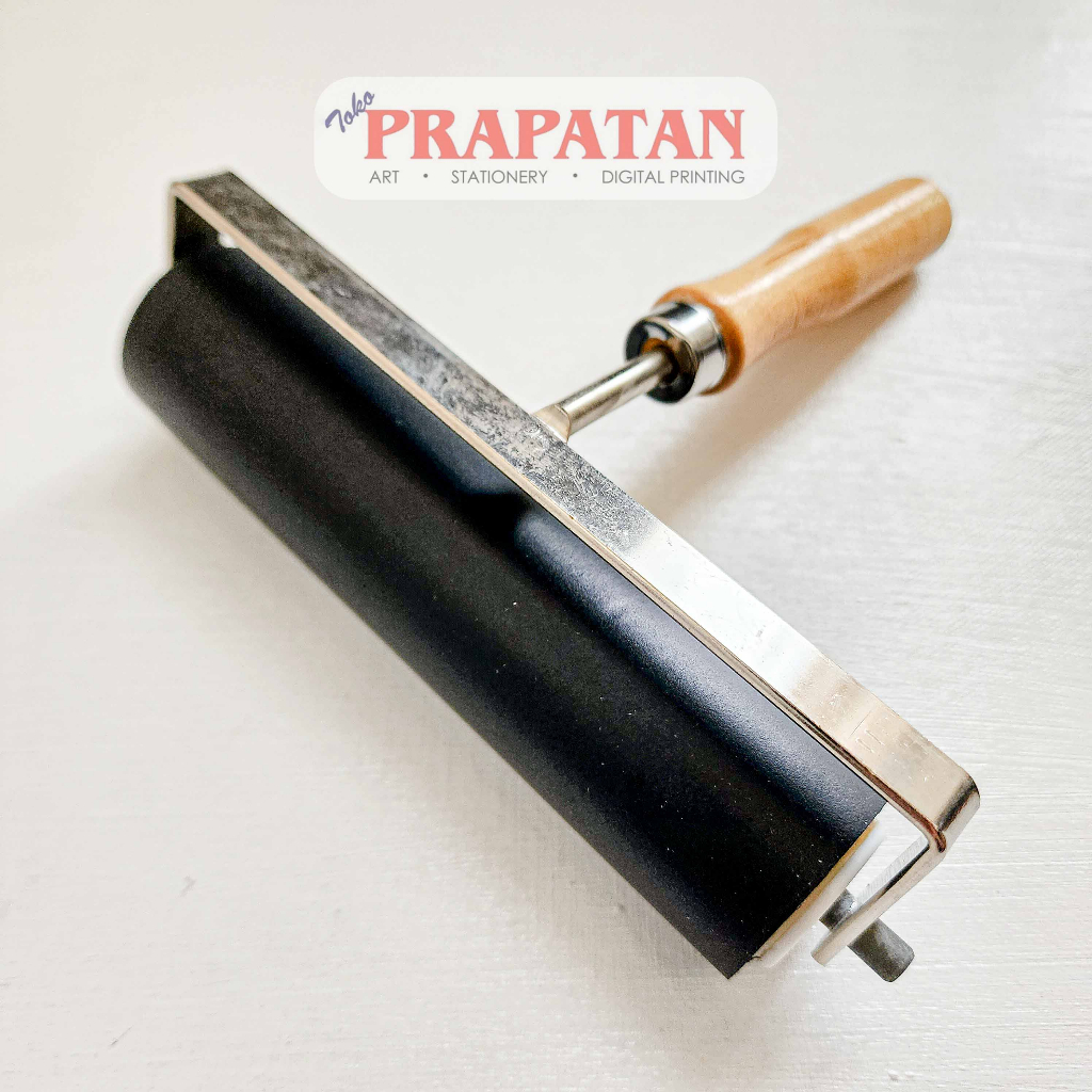 

Rubber Roll Besi 15cm Wood Handle 715 Roll Lino JunDW
