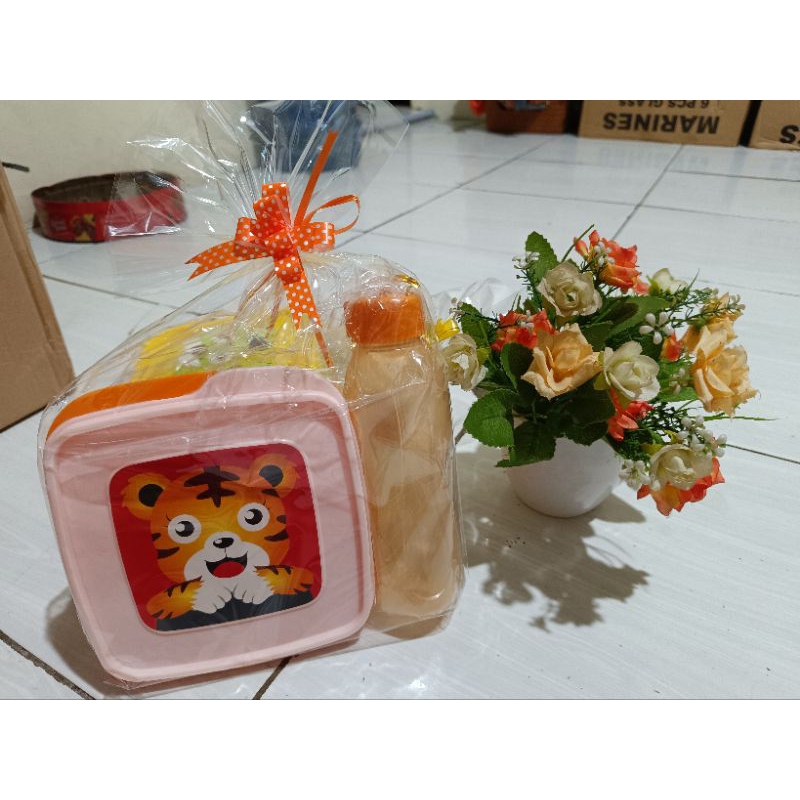 

Souvenir Ulang Tahun LB YUMI dan BOTOL DNA