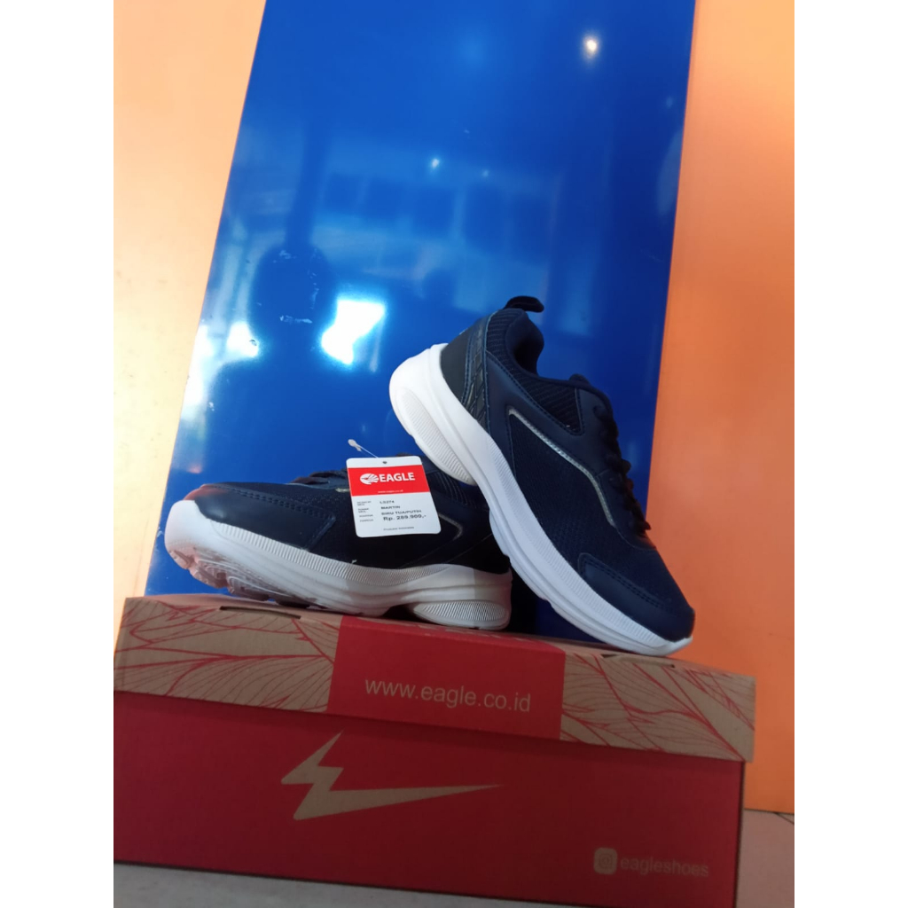 SEPATU LARI EAGLE MARTIN