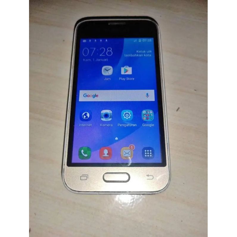 samsung J1 mini 4g ram 1/8 wa youtube bisa,kelengkapan hp+charger.