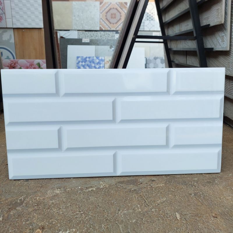 KERAMIK DINDING DAPUR / KAMAR MANDI MULIA TILE HYDRA WHITE 30X60 kw1