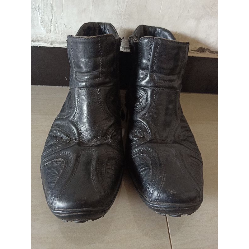 sepatu kulit pria Pierre Cardin original (preloved)