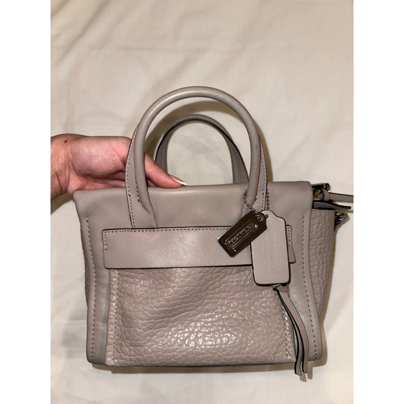 (Original 100%) COACH Luxury Ladies Bahan kulit cokelat muda tas bahu dan selempang