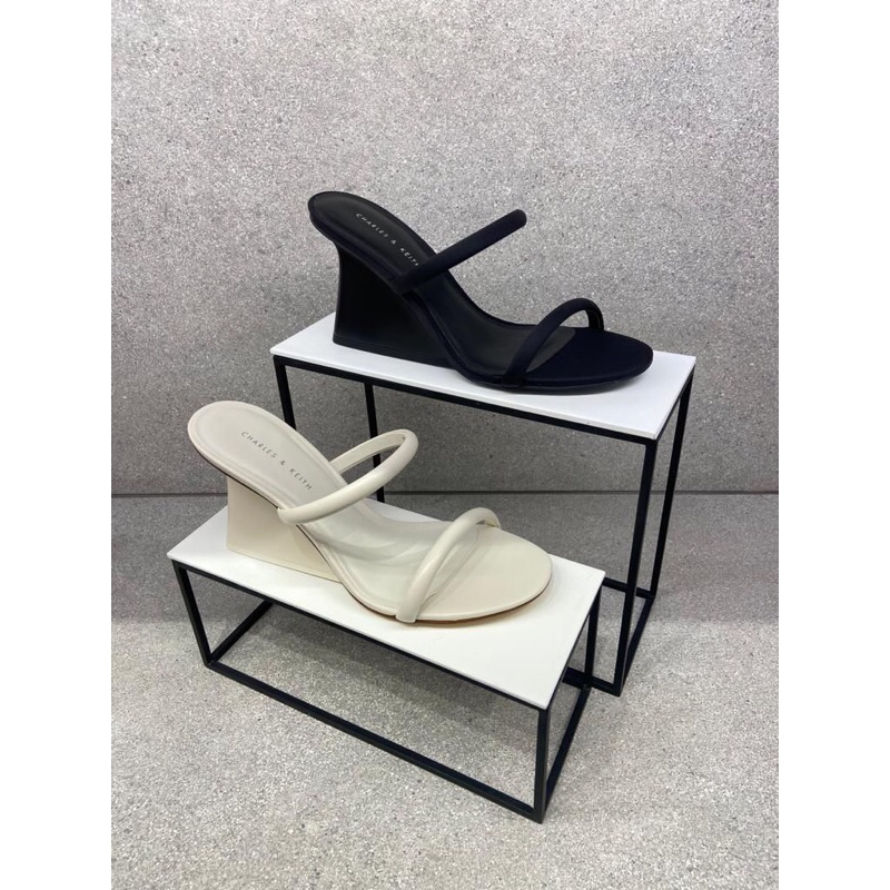 Sepatu wanita wedges Charles&Keith original store