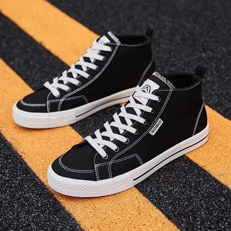 sepatu spatu bot boots tnggi pria laki laki cowok warna hitam bahan kulit sintetis uuran 37 38 39 40