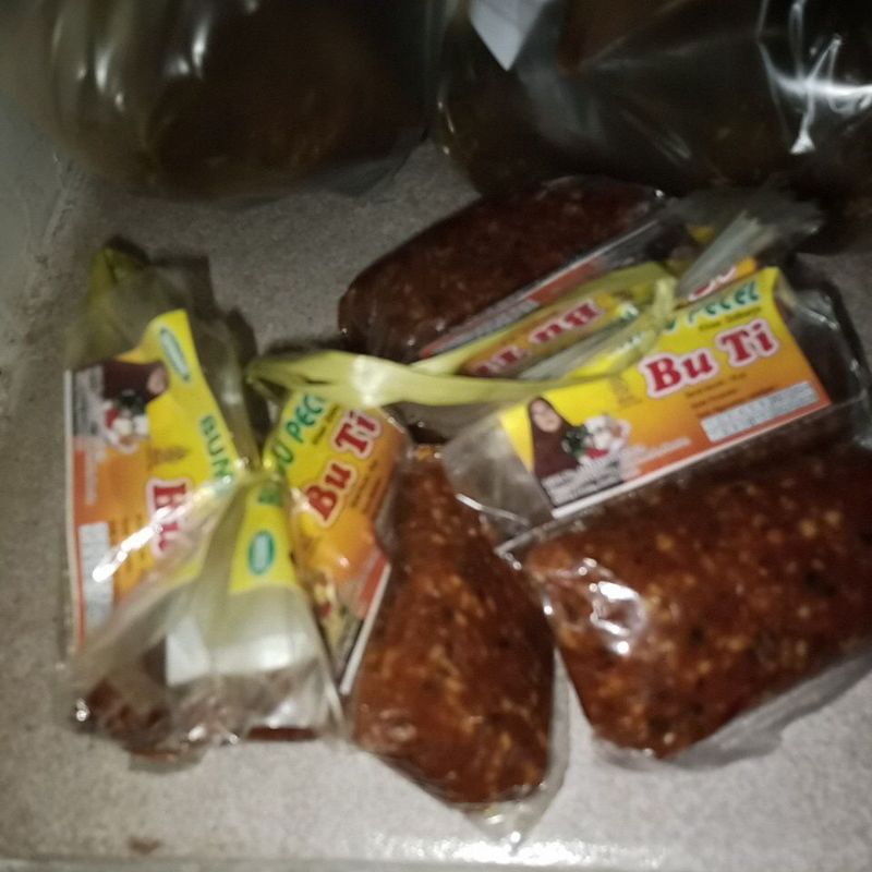 

bumbu pecel khas sidoarjo bu ti