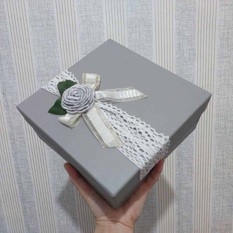 

kotak Grey dgn Bunga