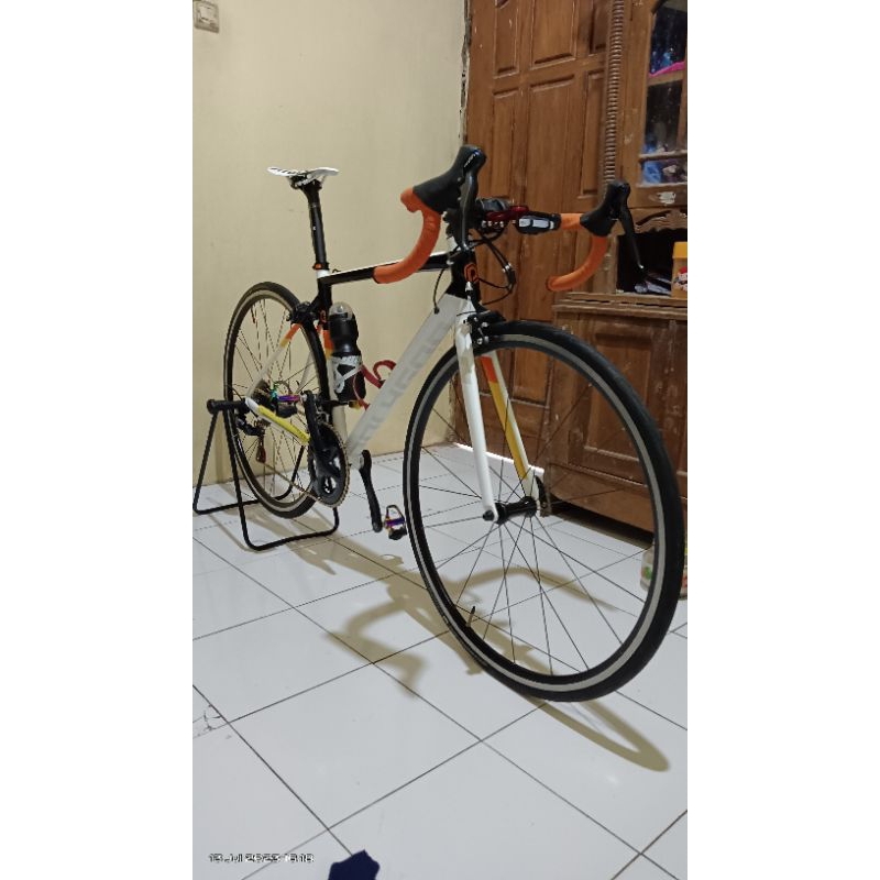 Roadbike Polygon Stratos s3 2021